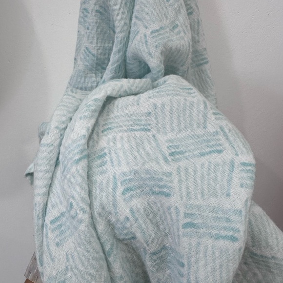 aden + anais Cotton Muslin Swaddle Blanket - Picture 3 of 10